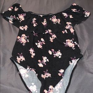 Off shoulder floral body suit